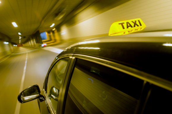 Réserver un taxi pour un trajet longue distance à Lentilly