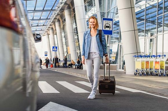 Réservation d’un taxi pour un transfert de l’aéroport à la gare à Écully et sa région. LET'S GO TAXI